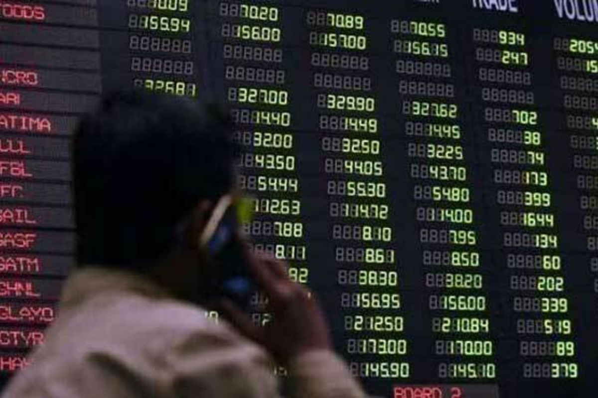 Pakistan bourse closes in red over economic instability, rollover week