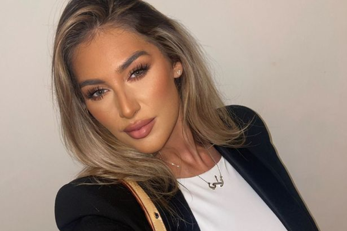 Elle Edwards