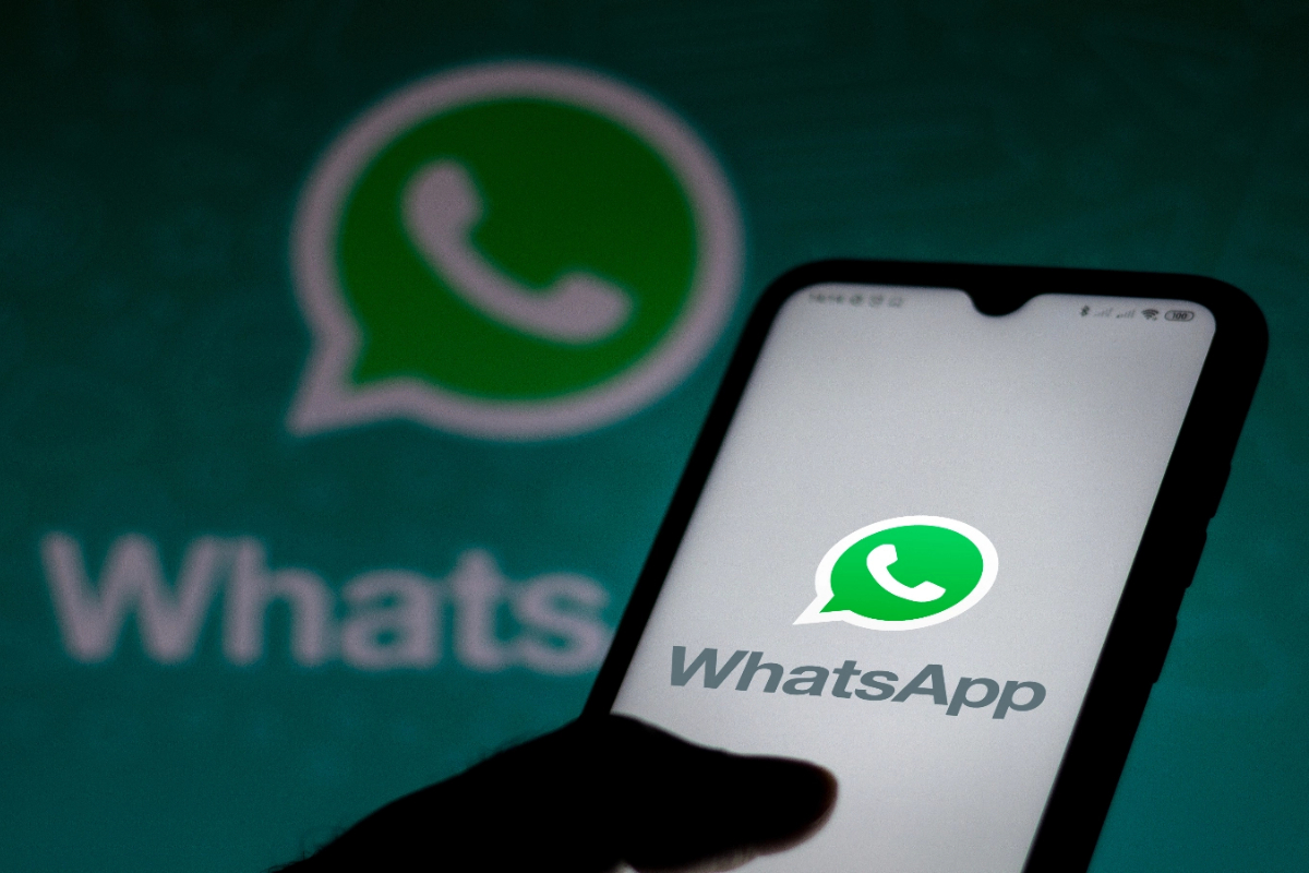 WhatsApp voice status