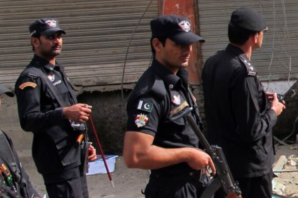 policemen martyred.