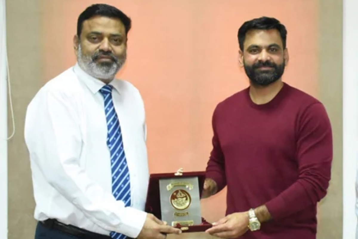 Mohammad Hafeez gets enrolled in 'BS-HPESS' at University of Karachi