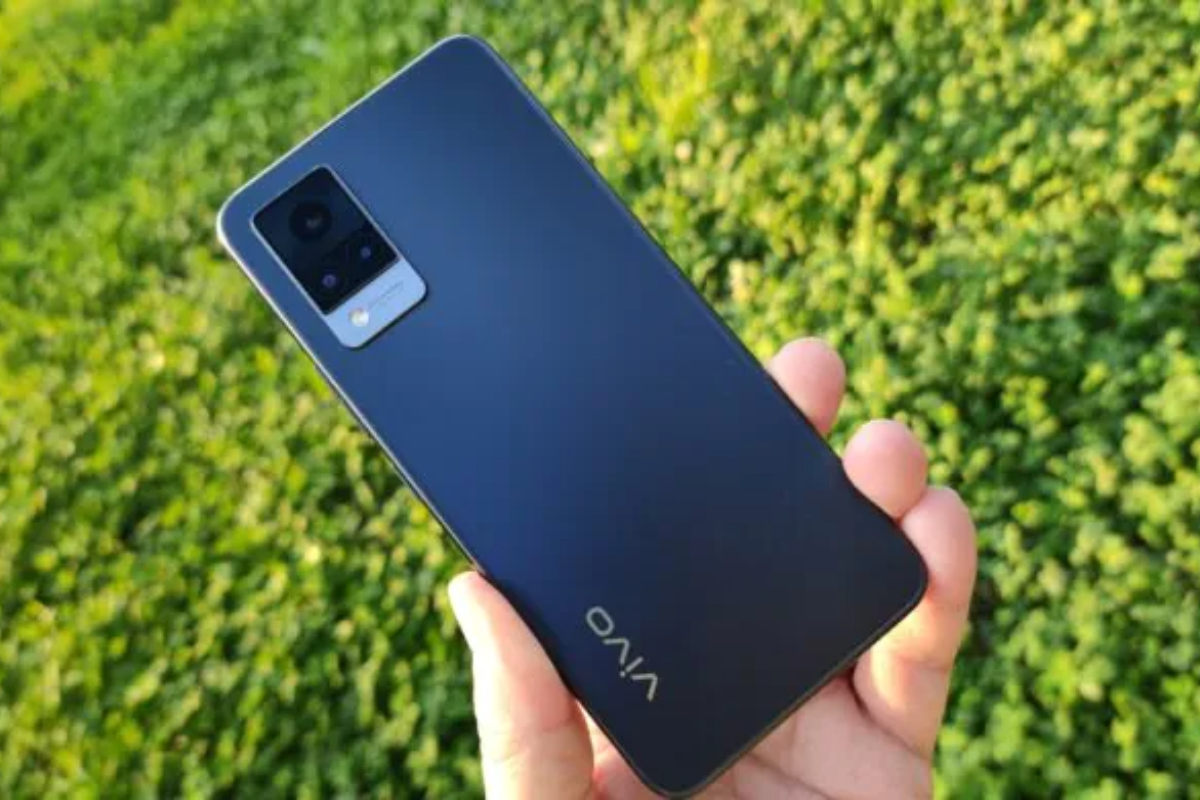 Vivo V21