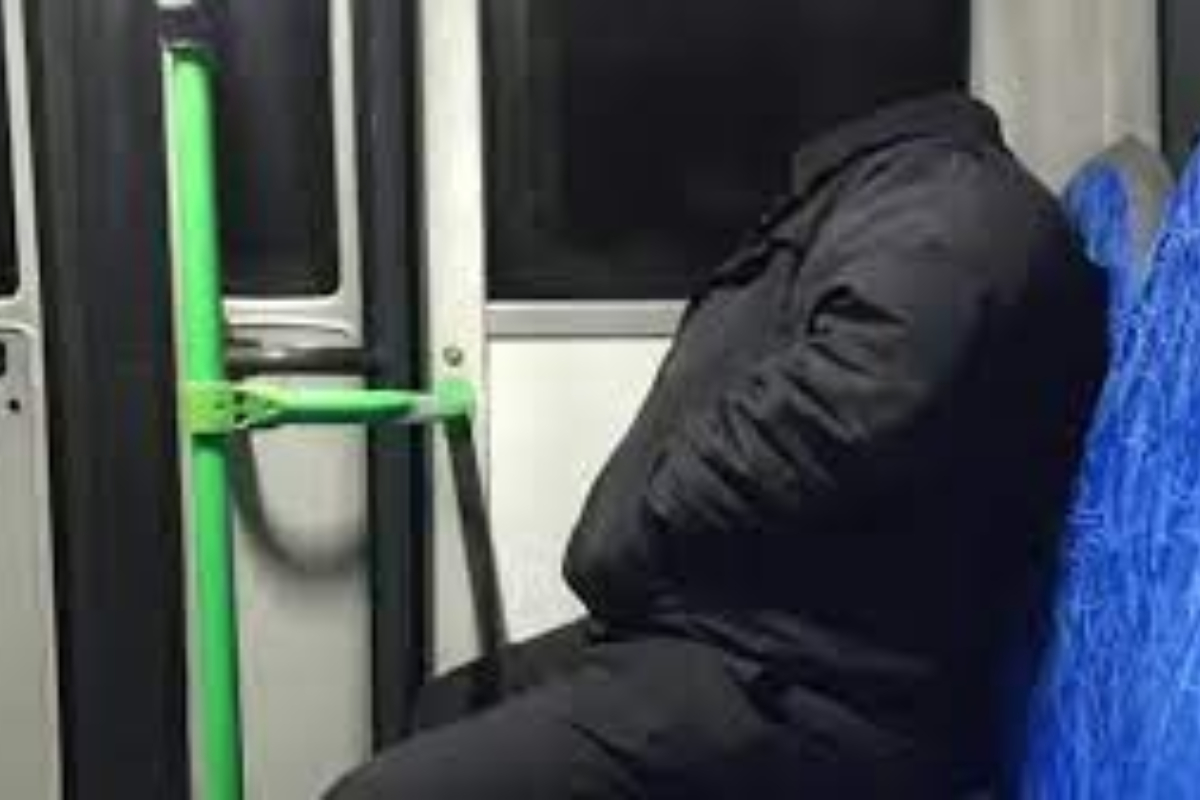 Optical Illusion Tricks the Eye into Seeing a Headless Man