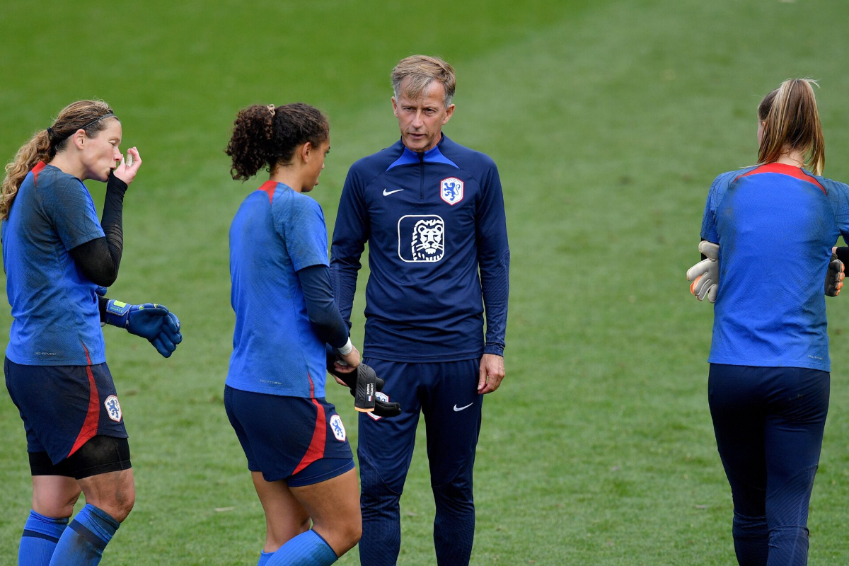 Netherlands Coach Calls Women's World Cup Organization "Incompetent"