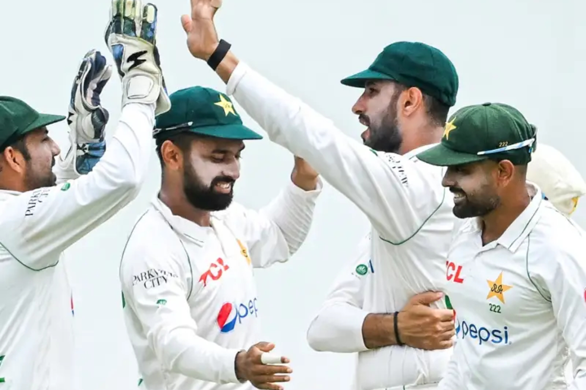 SL vs PAK: Fans and cricketers laud Shan Masood for his exceptional fielding