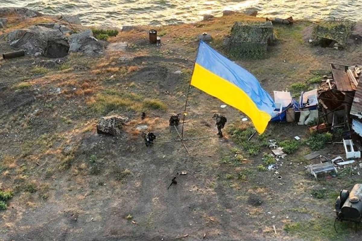 Ukraine Reclaims Snake Island with Defiant Sign