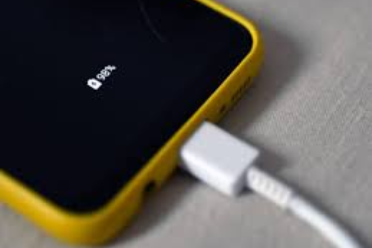 Boss's Power Trip Over Phone Charger Sparks Outrage
