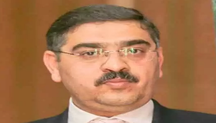 Caretaker PM Kakar briefed on economic situation in detail