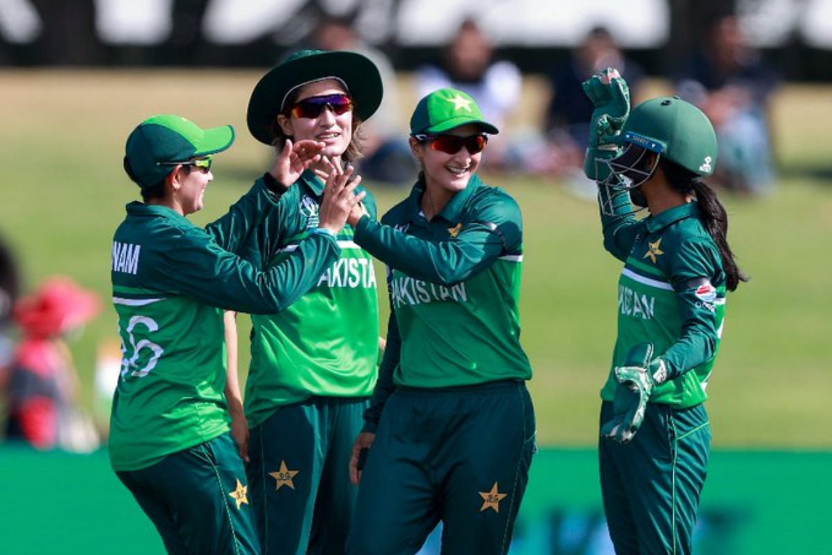 Pakistan women team thrashes South Africa by 7 wickets in second T20I