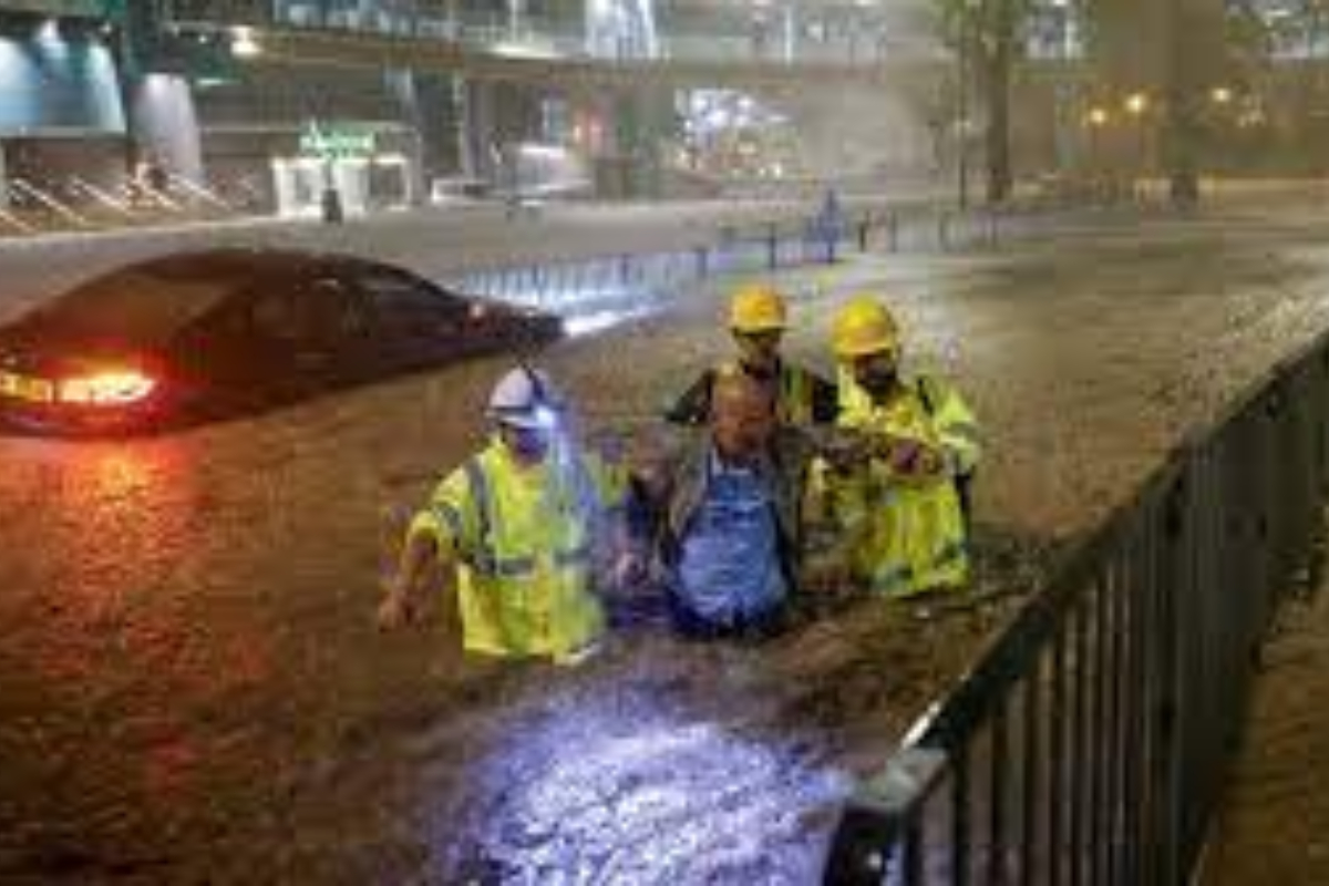 Record Rains Batter Hong Kong, Cause Widespread Flooding
