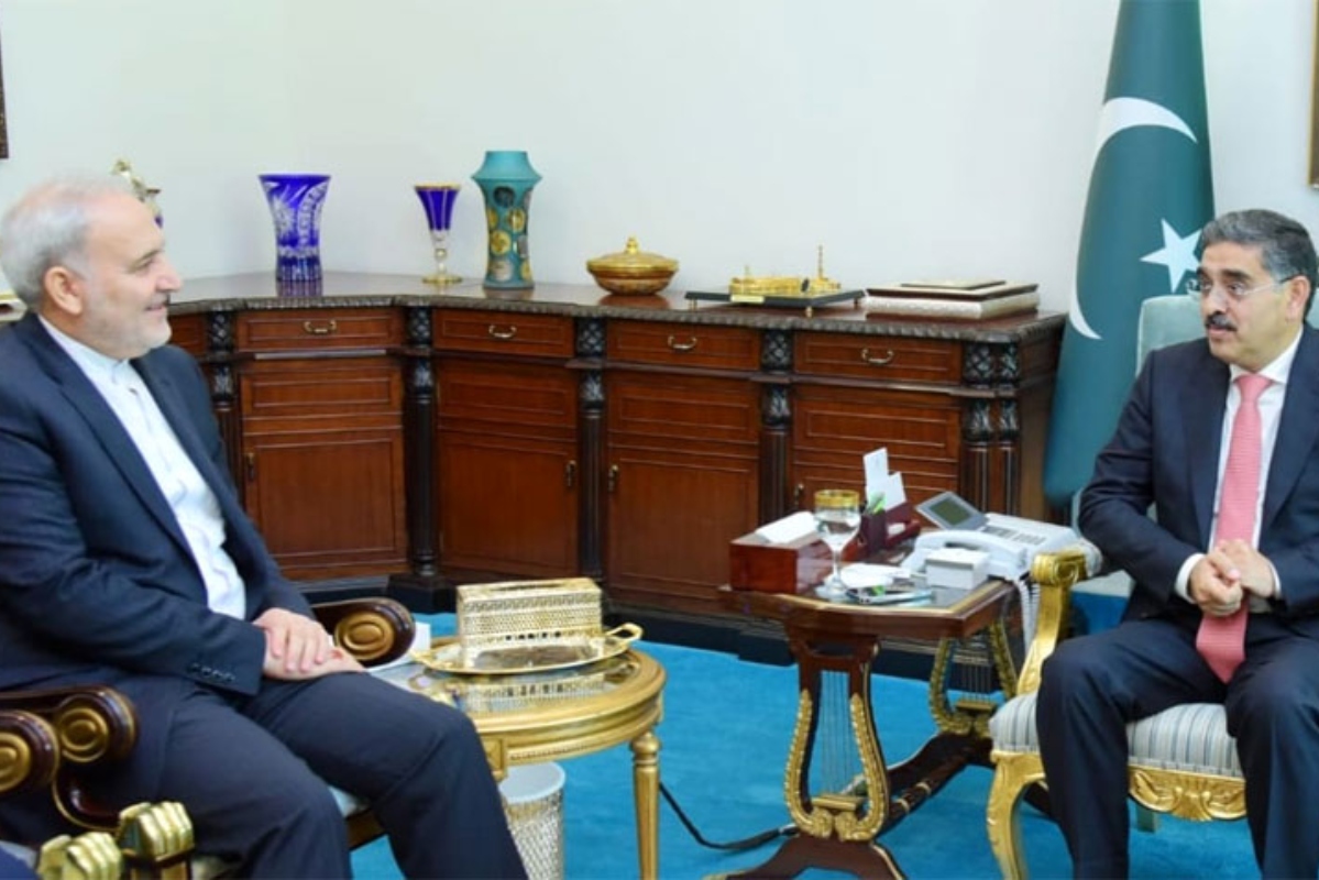 PM reaffirms Pakistan’s commitment to further strengthen ties with Iran