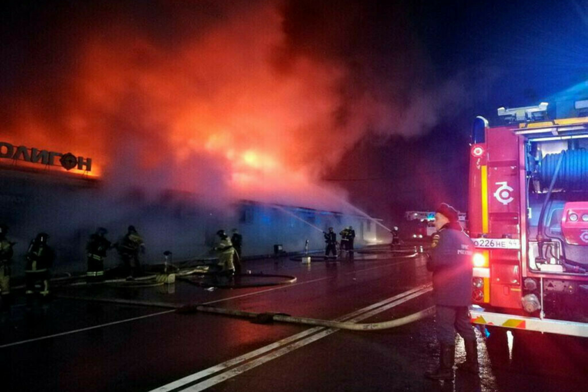 Murcia nightclub fire: Devastating blaze claims lives, rescuers search for missing