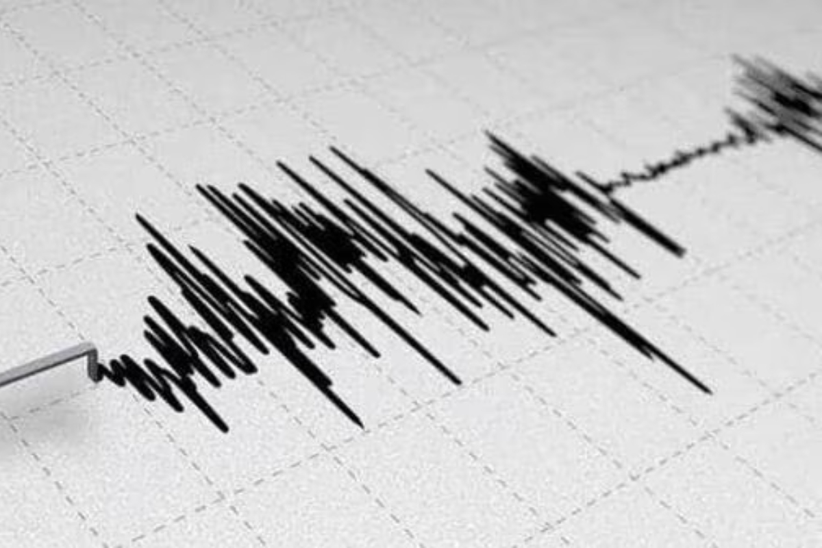 earthquakes strike Nepal India