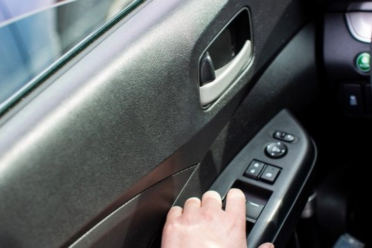 The Puzzling Reasons Behind Incomplete Rear Window Rolls
