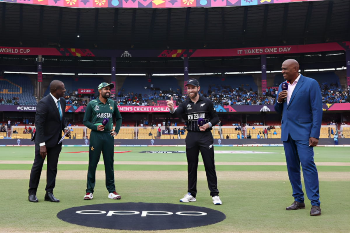 Pakistan wins toss