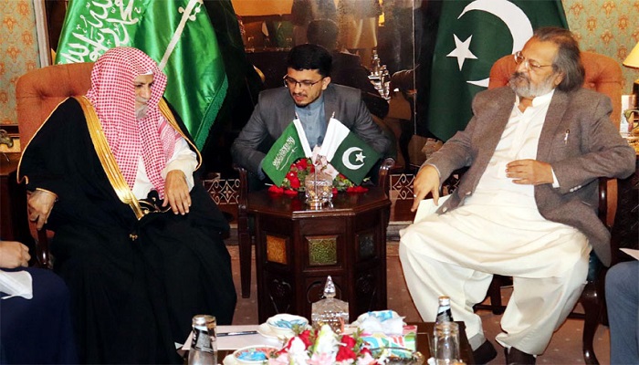 Minister, Imam-e-Kaaba discuss Pak-Saudi educational collaboration