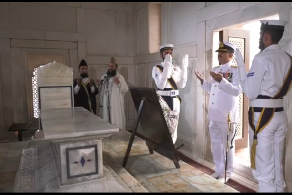 Pakistan Navy assumes guard duties at mausoleum of Muhammad Iqbal