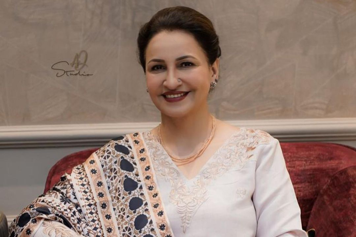 Saba Faisal advices young girls to marry 45 to 50 year old man
