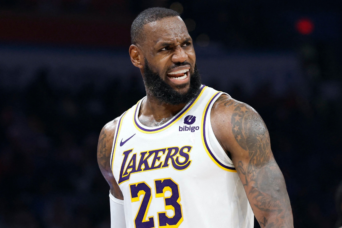 LeBron Unleashes Career-High 40, Rescues Lakers From Skid