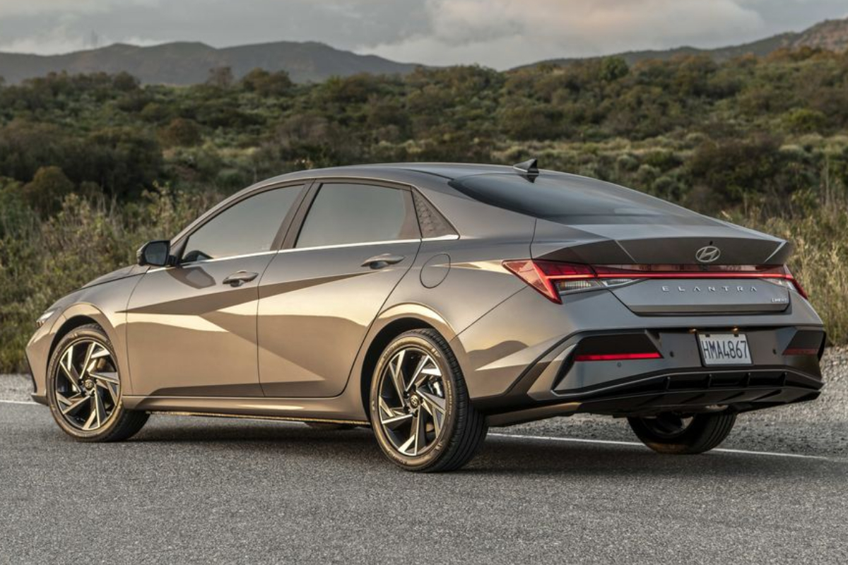 Hyundai Elantra 2024 price in Pakistan