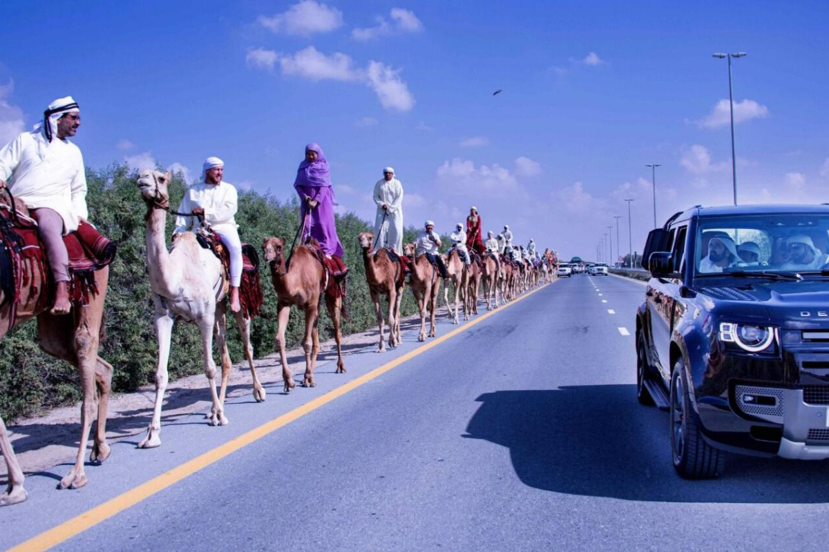 Sheikh Mohammed meets Camel Trek participants