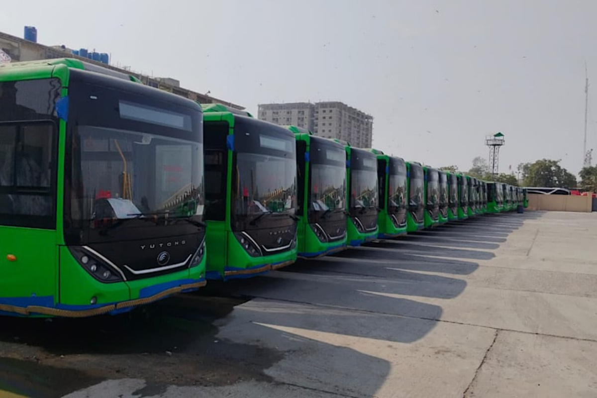 Sindh Adds Hybrid and Electric Buses to Peoples Bus Service’s Fleet - Check Routes & Fares