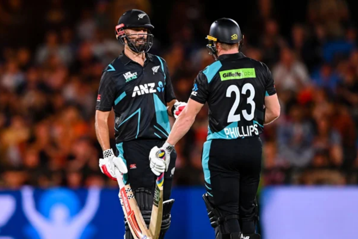 Phillips, Mitchell shine as Kiwis defeat Pakistan by 7 wickets in fourth T20I