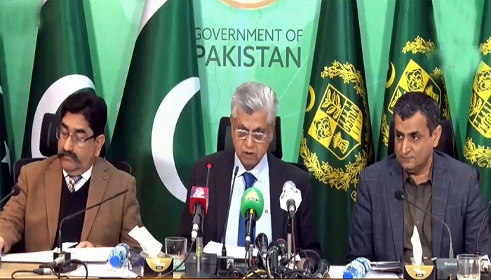 Solangi urges journalists, social media activists to keep criticism within limits