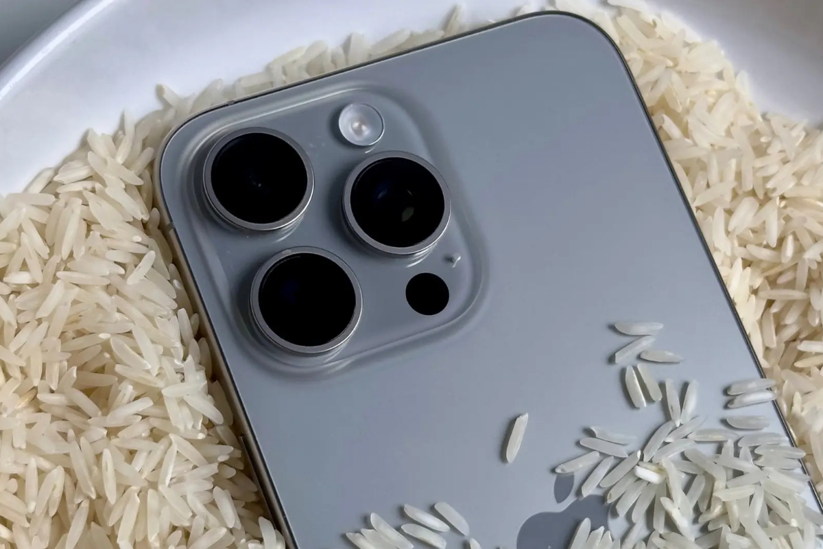 Wet iPhone? Scientists Say Rice is a No-Go