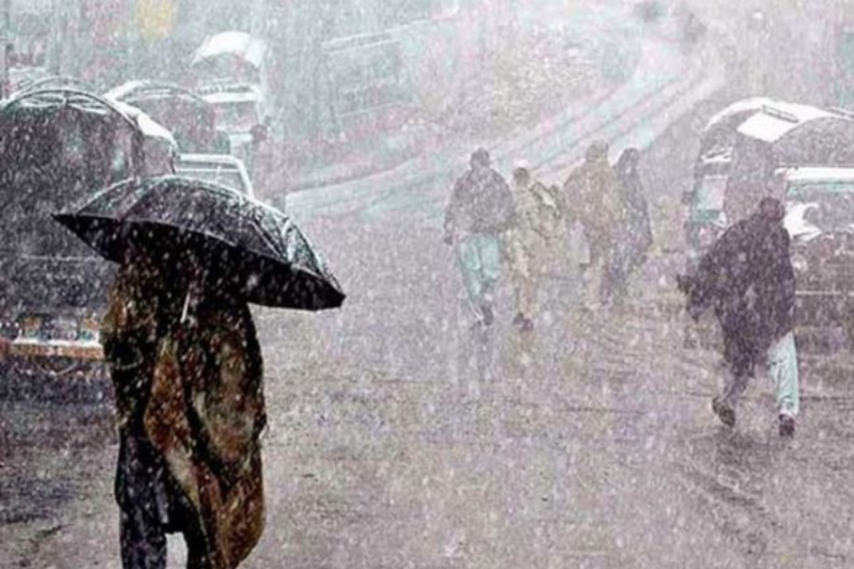 Rain and snowfall in Pakistan: Tourists flock to scenic valleys