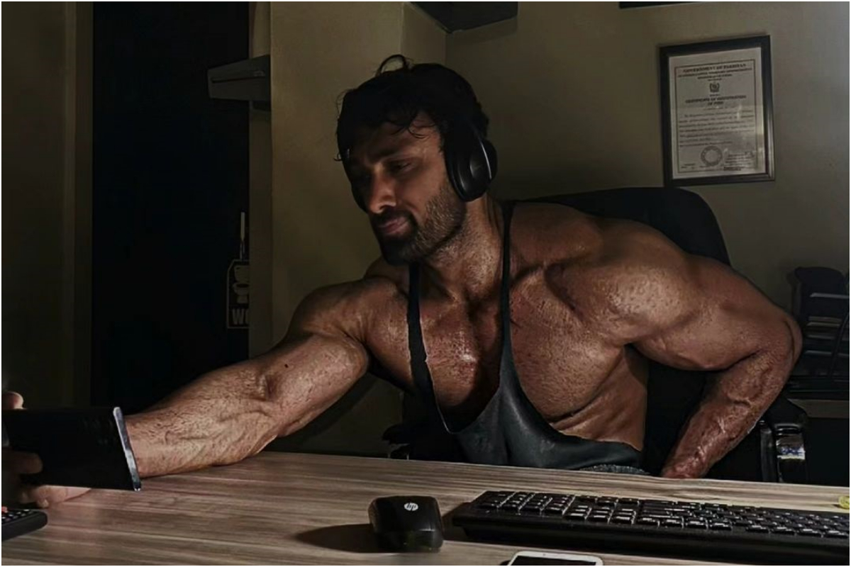 Umair Jaswal latest workout picture sets internet on fire