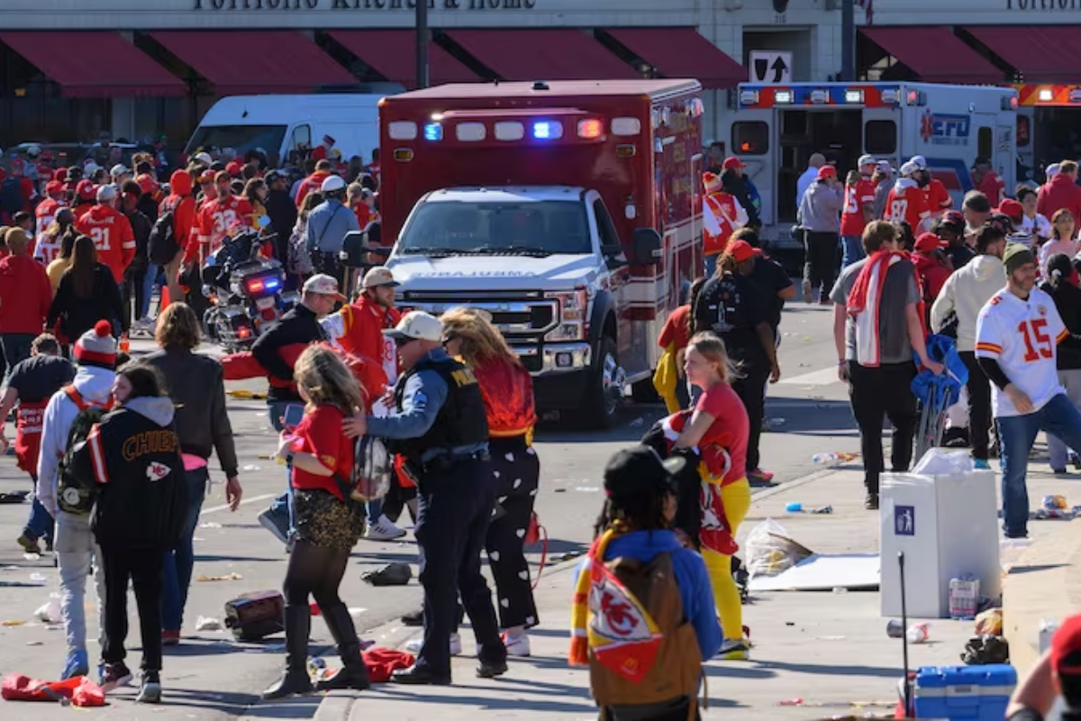 1 Dead, 21 Injured in Kansas City shooting near Super Bowl parade