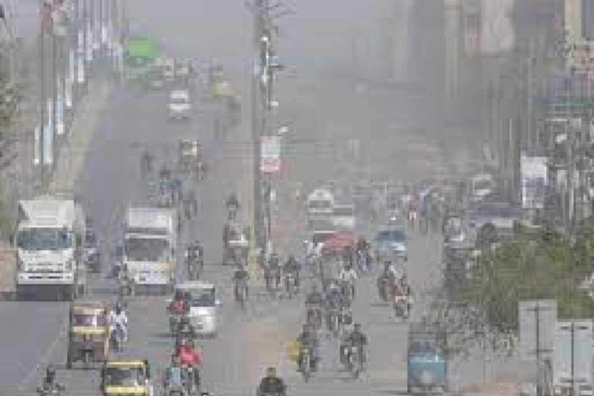 Strong winds in Karachi