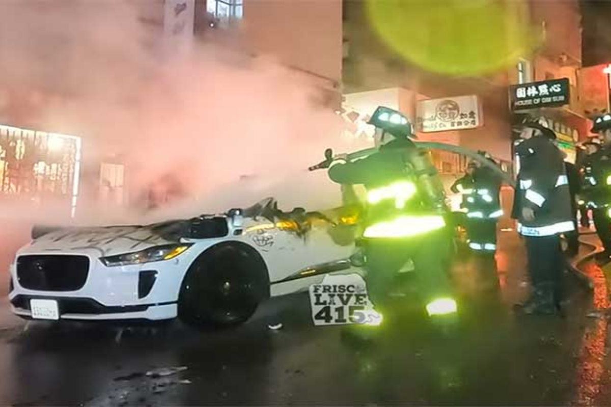 Mob Attacks Autonomous Vehicle in San Francisco