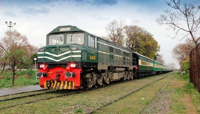 Four special trains on Eid