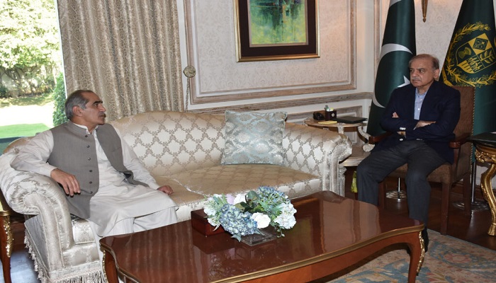 PM Shehbaz, Saad Rafique discuss political situation