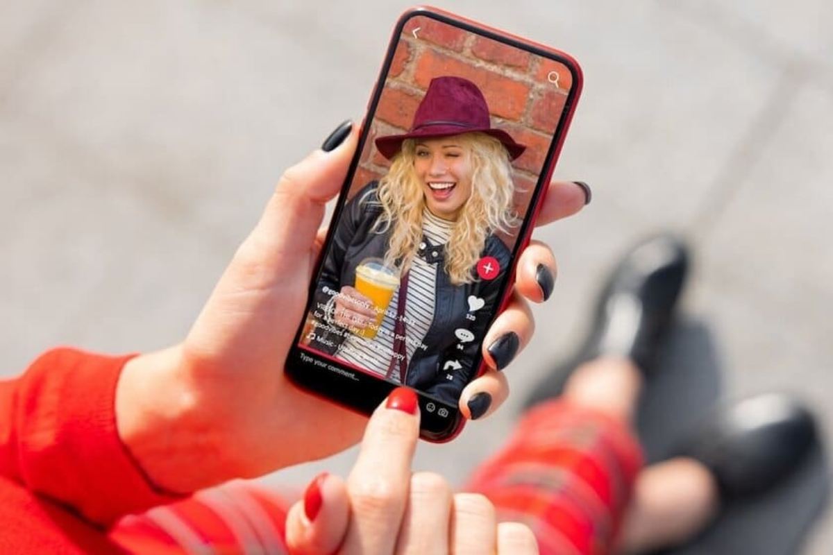 LinkedIn testing TikTok like short-form videos in vertical feed
