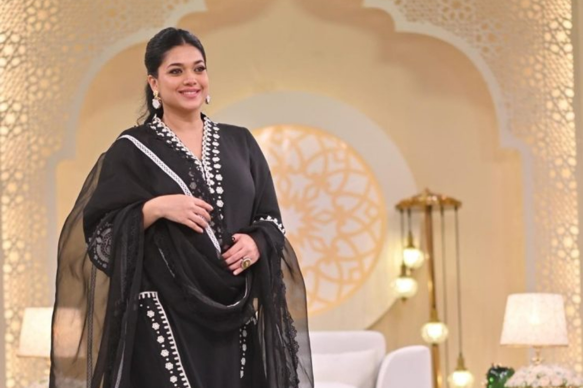 Public give response on Sanam Jung's marriage advice clip