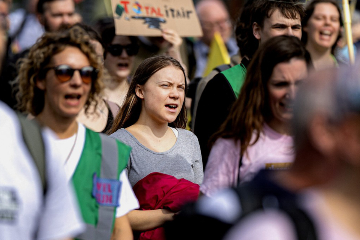 Police block Thunberg and climate protesters in Dutch March