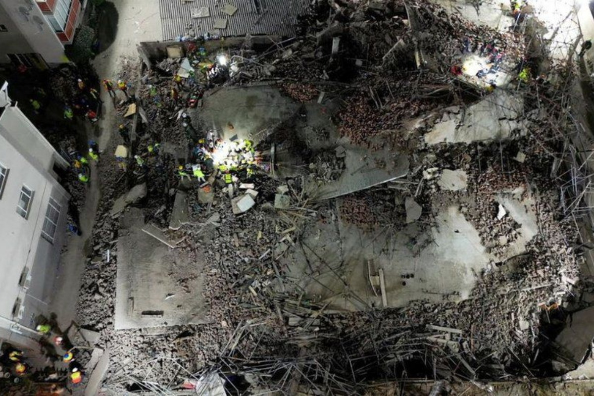 South Africa: Rescuers make contact with 11 people in collapsed building