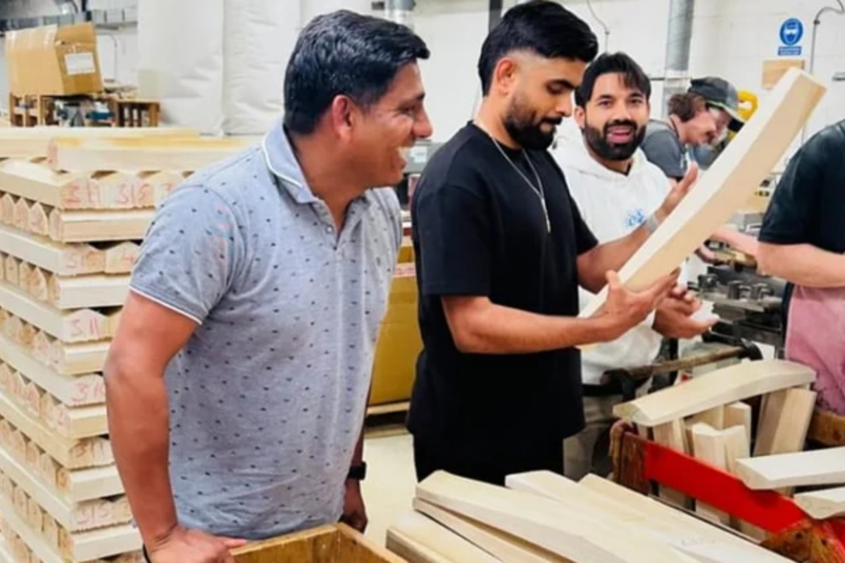 Babar, Rizwan add new bat to their kit