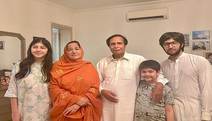 After release, Parvez Elahi reaffirms commitment to PTI, its founder