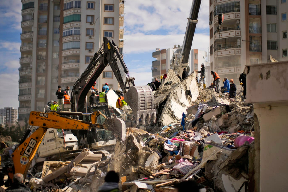 Istanbul: Rescue crews race against time to free victims of collapsed apartment building