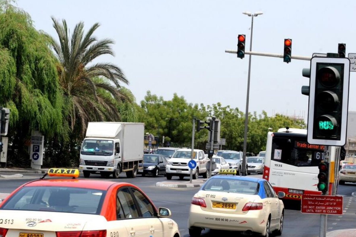 UAE weather update: Blazing heat dominates, light winds may cause dust
