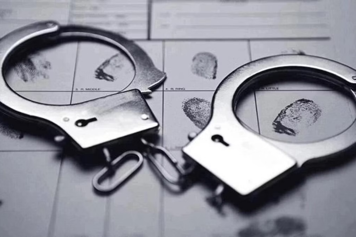 Two passengers arrested at Karachi airport over fake documents