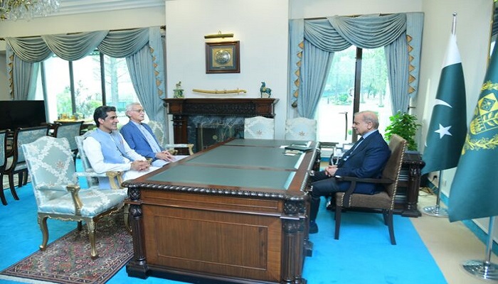 Tareen calls on PM; lauds people-friendly budget