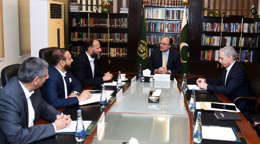 Aurangzeb asks KE to improve service delivery in Karachi