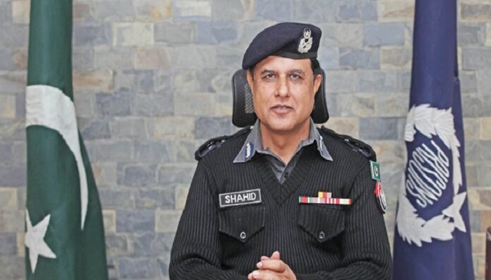 Provision of unauthorized access to PTI founder: Former IG Prisons Shahid Saleem Baig arrested from Lahore