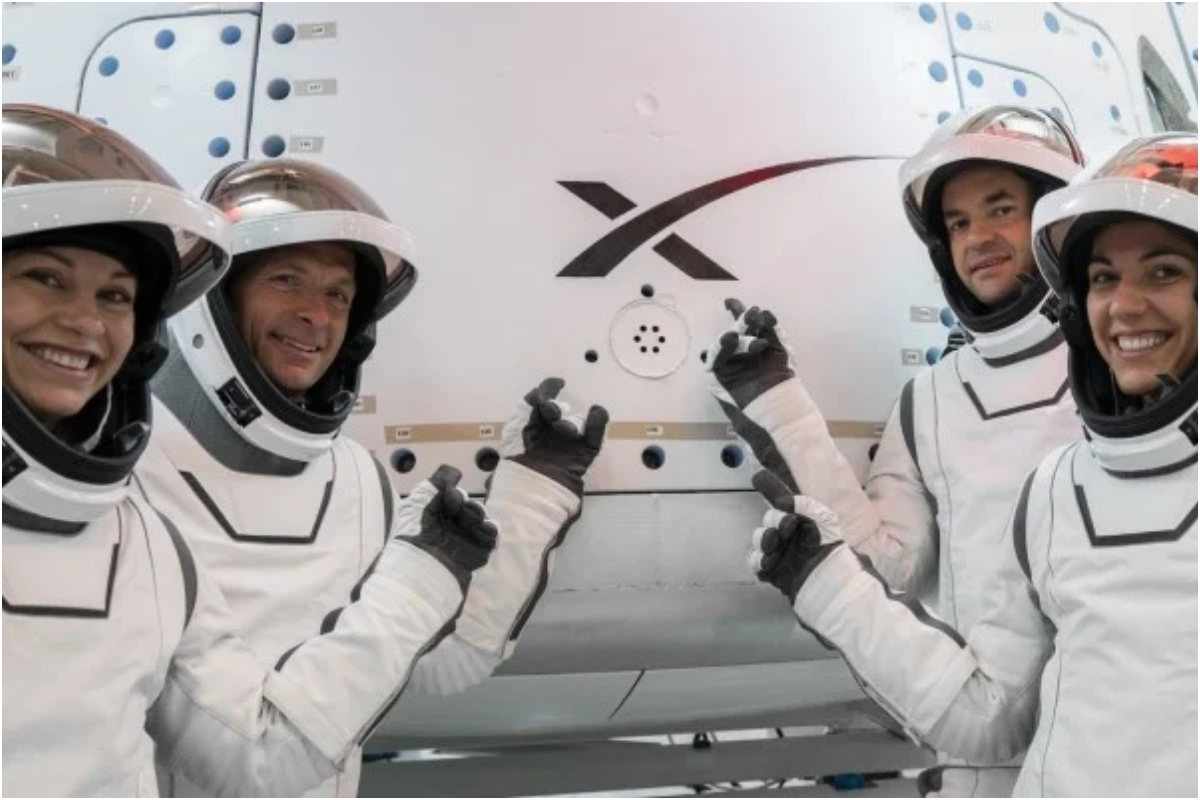 SpaceX achieves milestone with first Spacewalks by private citizens