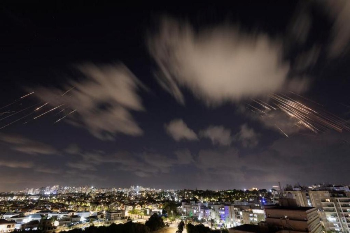 Iran fires missiles at Israel